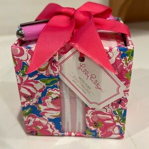 NEW in box with bow pen and tag. GREAT gift.